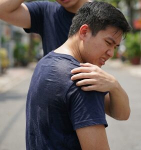 Vì Sao Áo Thun Nhìn Mỏng Nhưng Mặc Lại Nóng? 3 Nguyên Nhân Ít Ai Biết 4 Vì Sao Áo Thun Nhìn Mỏng Nhưng Mặc Lại Nóng? 3 Nguyên Nhân Ít Ai Biết Blog ngành vải, Tin ngành vải